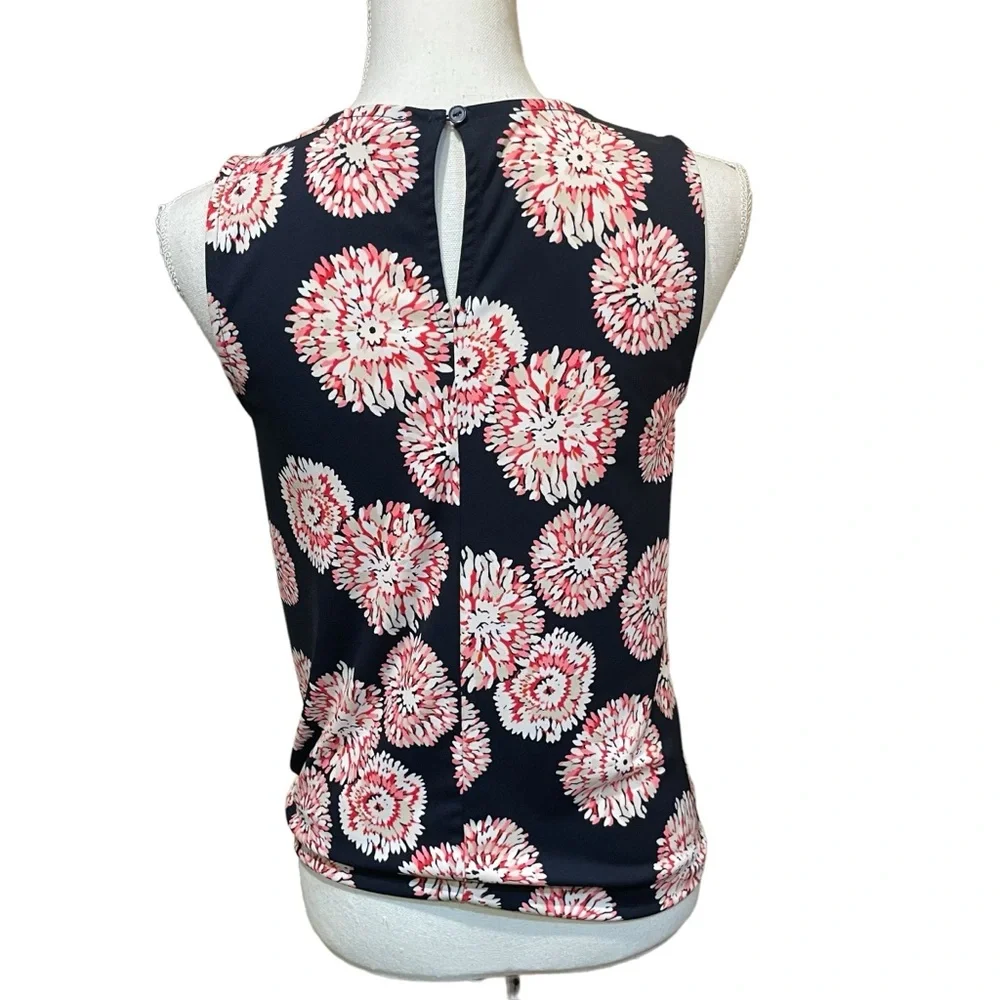 Ann Taylor Factory Tie Front Sleeveless Floral Tank. Size XS - Picture 3 of 5